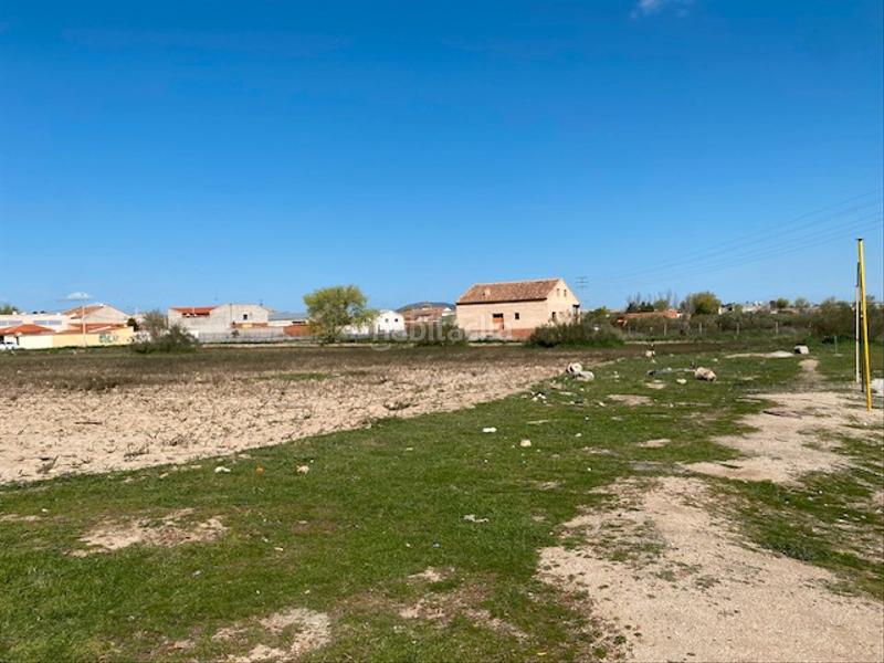 Foto 43a7dcd3-d17e-4890-b743-3e2aeeb65f1c. Finca rústica se vende parcela urbana en Sonseca