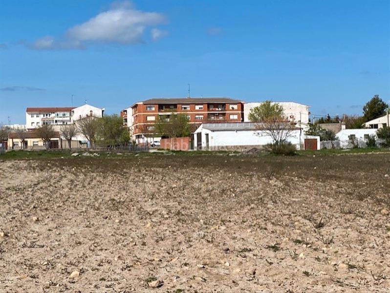 Foto 607adad3-9265-4d45-8ba8-e5ef5b4af78a. Finca rústica se vende parcela urbana en Sonseca
