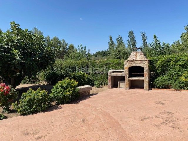 Foto 4e611e30-e304-41a5-9683-fcefada91b86. Masia amb xemeneia calefacció aparcament piscina a Sonseca