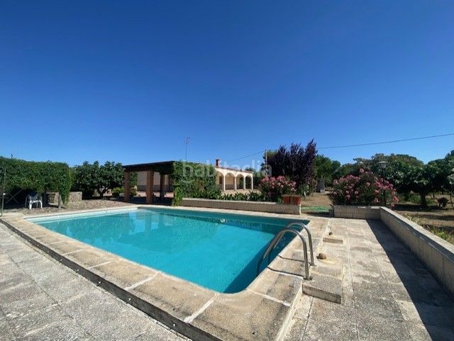 Foto 62adac61-49ff-499d-b7f8-5ef26454da4f. Masia amb xemeneia calefacció aparcament piscina a Sonseca