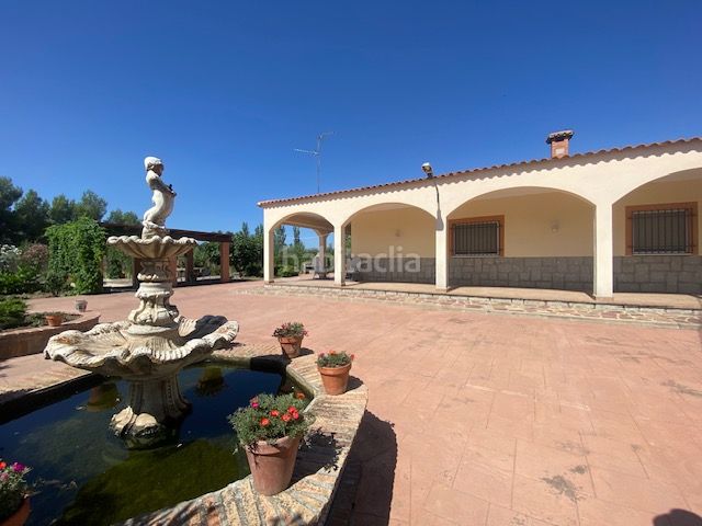 Foto b186a3d4-479e-4481-add4-a471df010433. Masia amb xemeneia calefacció aparcament piscina a Sonseca