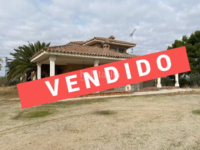 Foto b2c5bd57-1cbb-410d-b6fe-4c612173cb11. Xalet amb xemeneia aparcament piscina a Sonseca