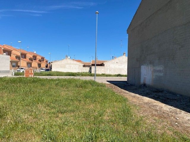Foto c3cc18c3-f5c2-4053-b63b-0deecc26d358. Terreny residencial a avenida reina sofía 185 a Sonseca