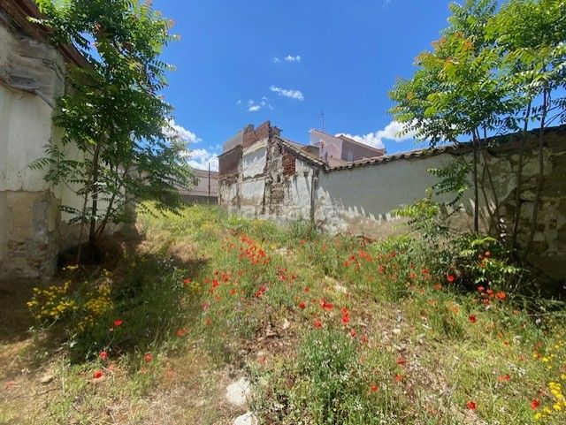 Foto f528bcca-ac50-48f5-814b-15c5412fb66c. Terreny residencial a Sonseca