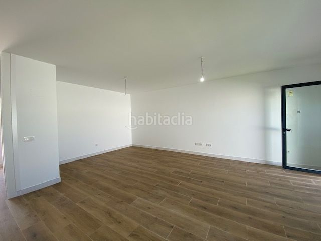 Foto 3bd92738-875a-40b4-a746-df80366813a7. Casa aparellada a Mazarambroz