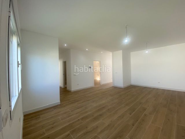Foto dd39ea42-6b6f-42a9-8b9c-ad41b56ca176. Casa aparellada a Mazarambroz