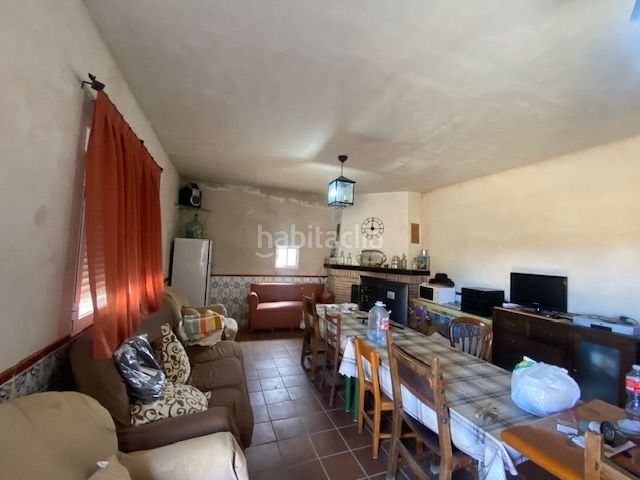 Foto a43de214-2b72-46e9-9427-074c1ffeef7f. Masia amb xemeneia a Sonseca