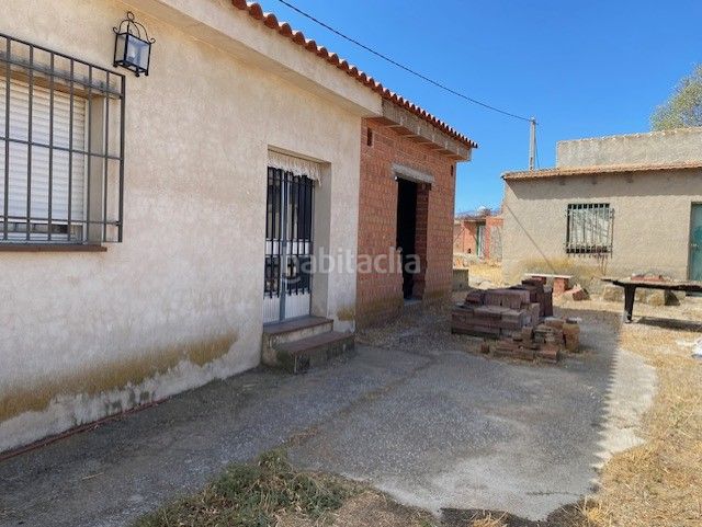 Foto be216f9a-7430-44d9-96aa-dde7f6ba1447. Masia amb xemeneia a Sonseca