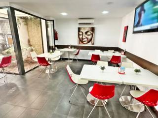 Local Comercial a Sant Vicenç dels Horts. Con mobiliario de cafetería incluido en el precio