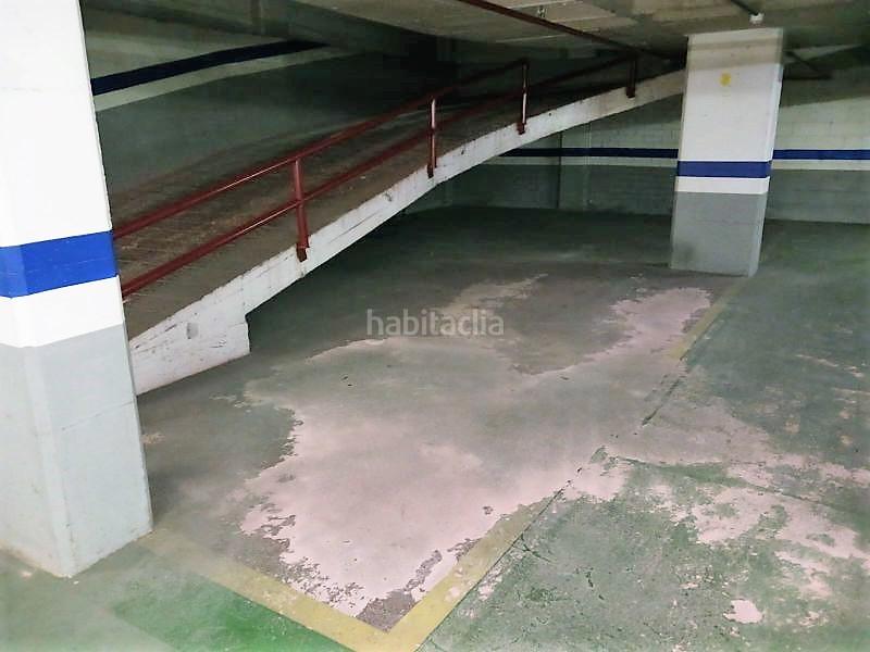 Foto 38e878a9-298d-46bb-848e-1c2894c1c264. Aparcament cotxe a Sant Vicenç dels Horts