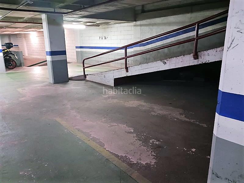 Foto fa0a6f5e-23f5-4a24-9425-550fa885ba61. Aparcament cotxe a Sant Vicenç dels Horts