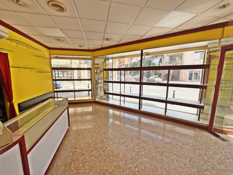Foto 24e68058-3002-44fa-bbdc-3c7c42d5f424. Alquiler local comercial **local en alquiler en calle jacint verdaguer - oportunidad única** en Sant Vicenç dels Horts
