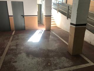 Lloguer Aparcament cotxe a Molins de Rei. Plaza parking más trastero zona iglesia molins de rei