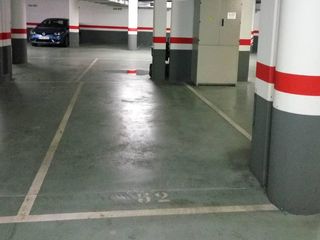 Aparcament cotxe  Carrer d'àngel guimerà 4. Parking junto a la estación