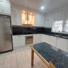Casa adosada en Creu de Barber. Casa en venta ideal 2 familias calle esglsia romnica sabadell