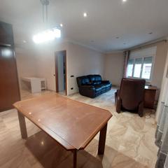 Casa adossada a Creu de Barberà. Casa en venta ideal 2 familias calle església romànica sabadell