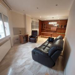 Maison jumelée à Creu de Barberà. Casa en venta ideal 2 familias calle església romànica sabadell
