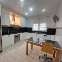 Maison jumele dans Creu de Barber. Casa en venta ideal 2 familias calle esglsia romnica sabadell