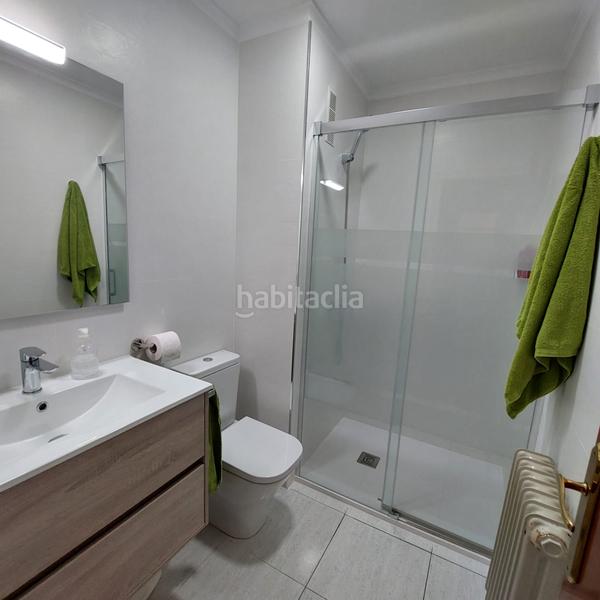 Foto aad585f3-0776-40af-af1d-d01a9b211f4b. Piso planta baja con patio centro en Centre Sabadell
