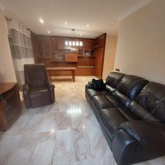 Appartement à Creu de Barberà. Piso como una casa en zona esglesia romanica de sabadell