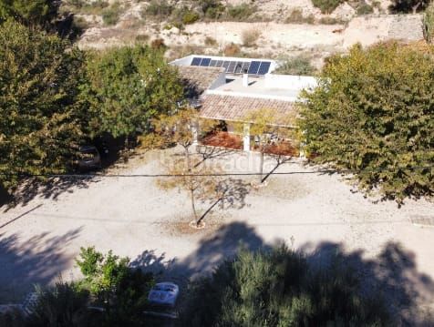Foto 0a248b3c-1688-460a-92d5-7f4a9739c377. Xalet amb calefacció piscina a Petrer