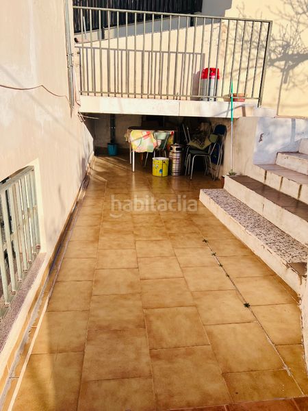 Foto 21e95609-f07c-4581-bcc2-c06f04b9c673. Casa amb xemeneia a Petrer