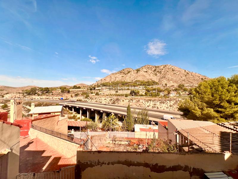 Foto 593bbed4-1189-4123-808d-14ef25e9cc86. House with fireplace in Petrer