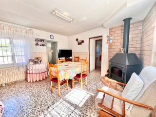 Casa a Petrer. Bonita casa ideal para 2 familias