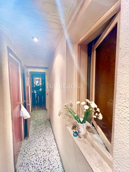 Foto d4efeb15-6440-41a2-b418-781e3cd4df27. Edifici a Plaza Castelar - Mercado Central Elda