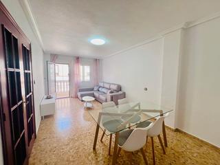 Pis a Petrer. Excelente piso exterior con ascensor