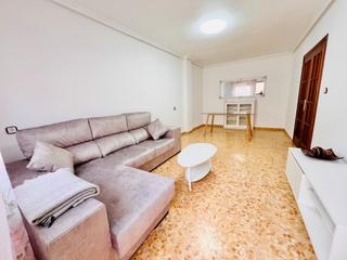 Pis a Petrer. Excelente piso exterior con ascensor
