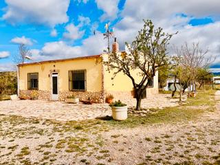 Masía en Salinas. Casa de campo con casita de invitados