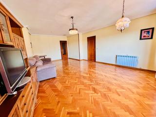 Pis a Petrer. Magnifico piso en el centro