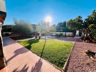 Xalet en Petrer. Magnifica casa en salinetas