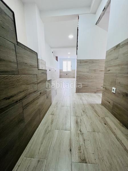 Foto cbbd3466-75db-4a7c-9c87-74112f061fb5. Casa adossada a Petrer