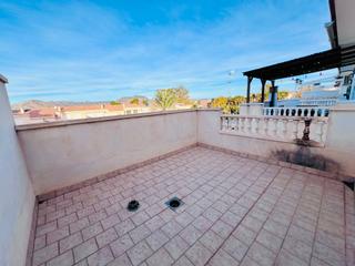 Maison à Petrer. Excelente bungalow cerca de todos los servicios