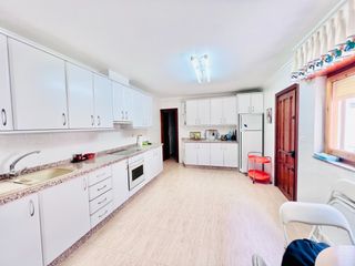 Casa a Pinoso. Excelente casa con patio central