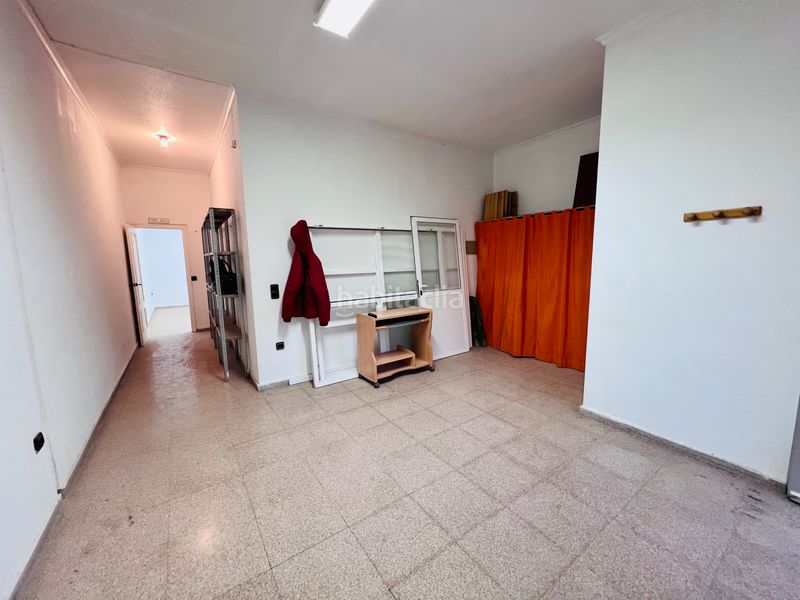 Foto cfe92d08-3fe5-4032-aba1-03f9aa875107. Local comercial a Petrer