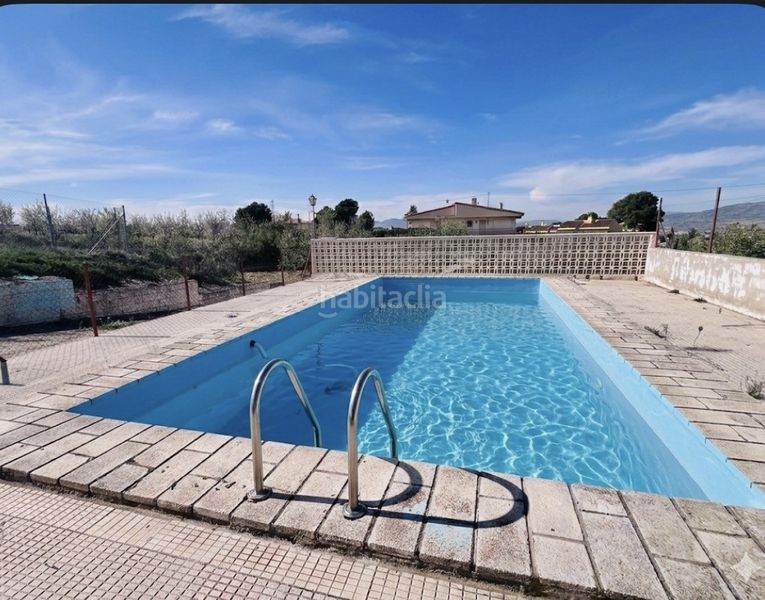 Foto 3e76b255-dce8-4a89-bce1-3595e7f3f421. Xalet amb xemeneia aparcament piscina a Petrer