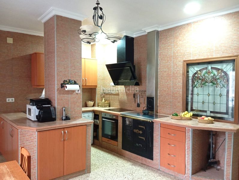 Foto 382539bb-313e-4d82-a129-061b2172384c. Casa amb xemeneia a Petrer