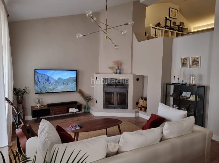 Foto 670c2606-a43d-4313-be77-0c43cb5ce5a8. Casa amb xemeneia a Petrer