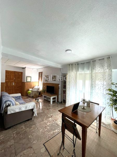 Foto 814f350f-ca33-42b2-8048-20df62bf6971. Casa amb xemeneia a Petrer