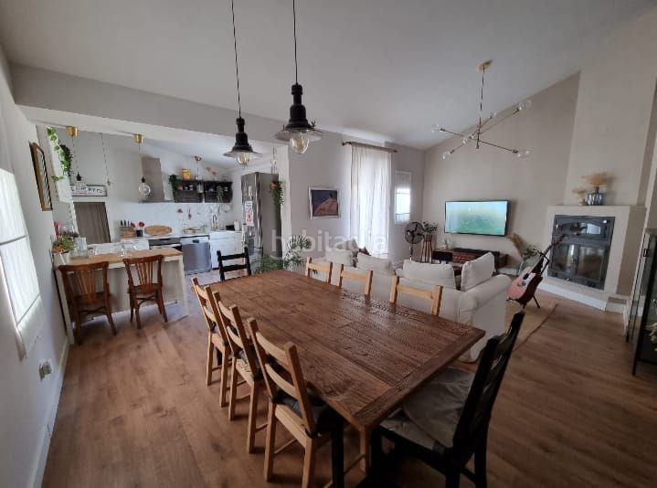 Foto 8415c13b-5101-4635-a862-91b9bbcf649f. Casa amb xemeneia a Petrer