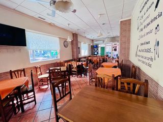 Locale commerciale in Petrer. Bar - restaurante en funcionamiento con local en propiedad