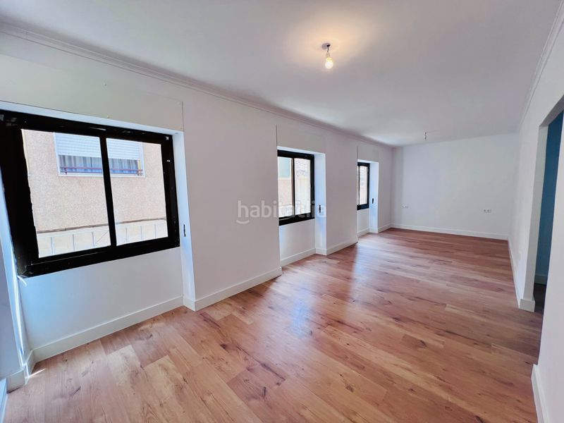 Foto 7c8dea39-b9fd-40d4-9141-4a12b122c480. Pis a Plaza de Toros-Avenida Chapí-Trinquete Elda