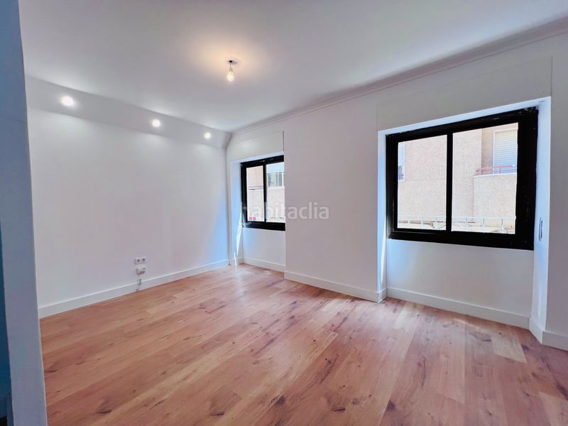 Foto b0aba40d-47ec-42c9-a216-59f06058b690. Pis a Plaza de Toros-Avenida Chapí-Trinquete Elda