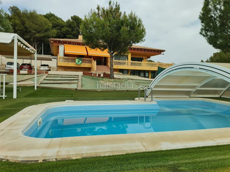 Foto 5fb37889-44c4-4125-b811-ca29c2390675. Xalet amb piscina a Petrer