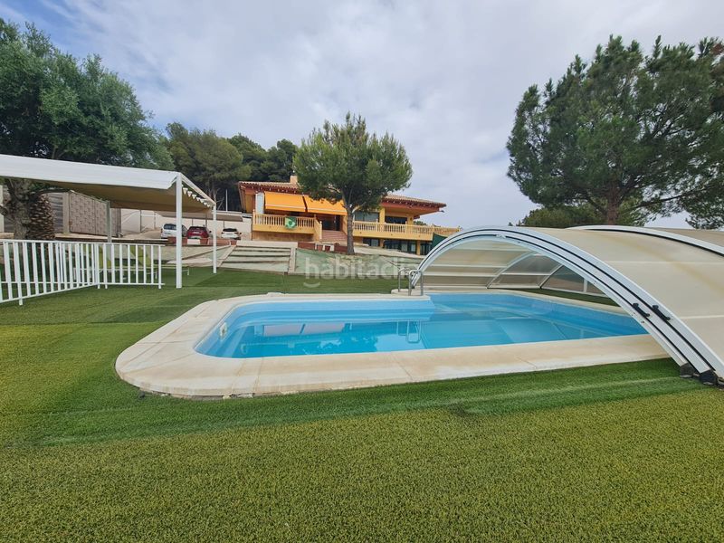 Foto 6e5422f6-87a4-48ac-8b95-51c66f033cf9. Xalet amb piscina a Petrer