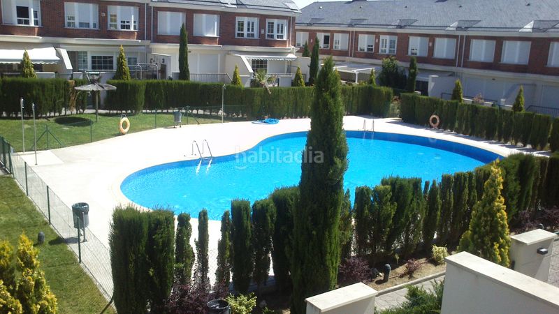 Foto 576273f3-b7b6-4294-99a7-3177f2923a11. Casa adossada amb calefacció aparcament piscina a Valdemoro