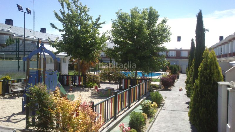 Foto 62f19243-21c1-4272-ab40-af3a45493faf. Casa adossada amb calefacció aparcament piscina a Valdemoro
